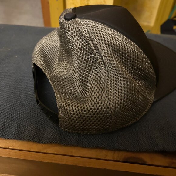 Hurley Blocked Trucker 2.0 Hat gray & black snap closure - Picture 3 of 4